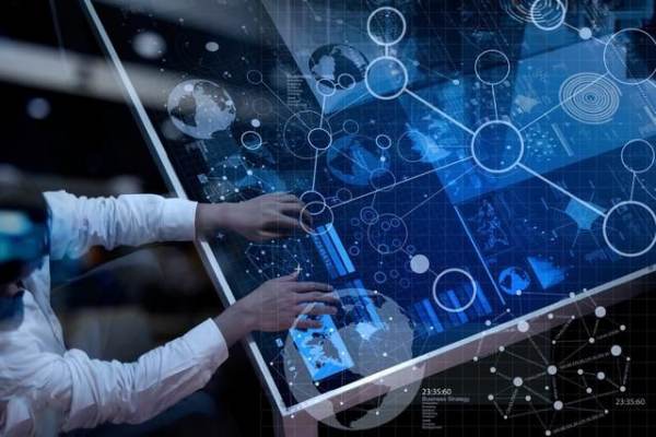 文科生轉戰計算機硬件開發 機遇、挑戰與建議